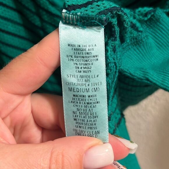 ✨SOUL MIND BREATH LIFE Open Knit Deep V Sz Medium Green & Black Pullover ✨ - Picture 4 of 6